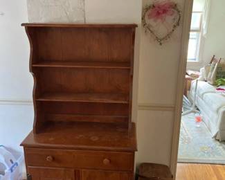 080 templestuartcolonialmaplehutch