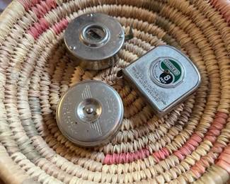 057 vintagetapemeasuresandclickcounter