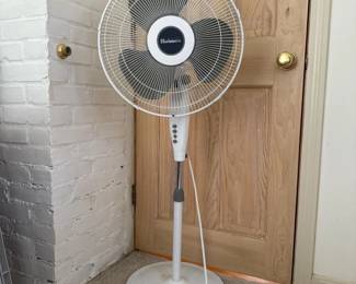 157 holmes3speedoscillatingpedestalfan