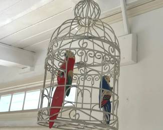 228 charmingwoodenparrotcoupleinwhitem