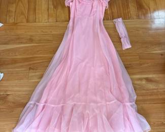 338 vintagepinkruffledorganzaformalgown