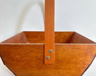 224 vintagewoodenharvestbasketwithfixed