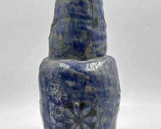 mullins signed vase