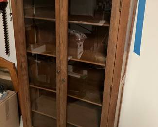 Nice oak bookcase.