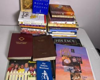136 largechristianreligiousbooklotbible