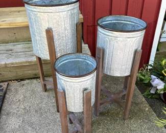020 trioofgalvanizedmetalplanterswithw