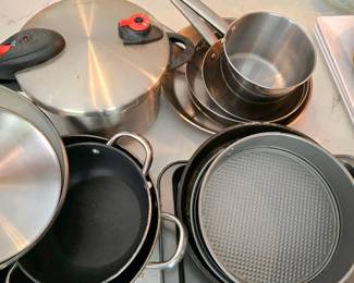 093 mixedlotcooksessentialstoolsofthe