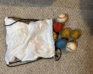 256 smallballlotbaseballspracticeballs