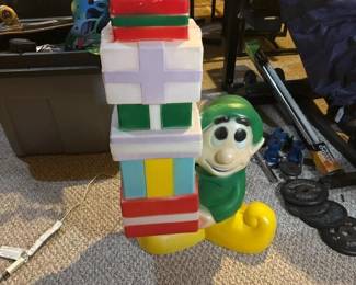 038 illuminatedelfwithpresentsblowmold