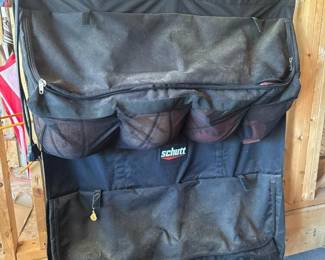 075 schutthangingsportsequipmentorganize