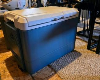 041 coleman5640thermoelectriccooler40qt
