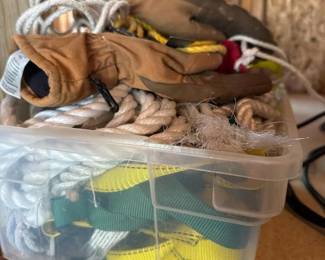 081 mixedlotropesandratchetstraps