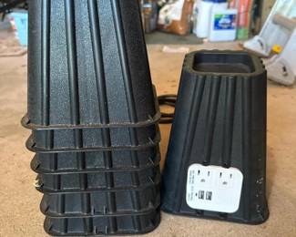 062 blackstackablefurnitureriserswithbu