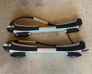 008 thulesnowpackskisnowboardrackpair