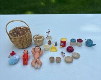 102 vintagedollhouseminiatureslotdollsb