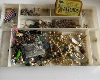 312 mixedvintagecostumejewelrylotforcr