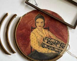051 circularportraitofwomanwithhatand