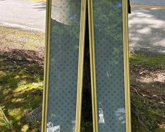 006 pairofvintagefloralglasswindowpane