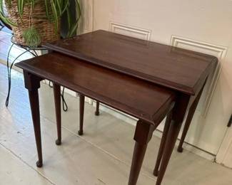 294 vintagequeenannestylewoodennesting