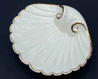 142 porcelainshellshapedtrinketdishwith