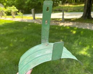 007 vintagegreenmetalwallmountedgarden