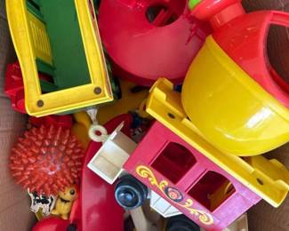 156 childrensmixedtoylot