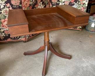 212 norkriscustomhardwoodsewingtablewit