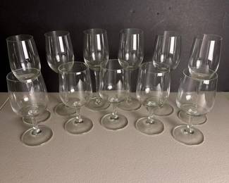 052 setof12winecordialglasses