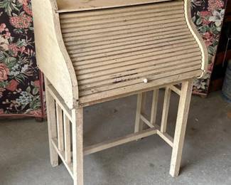 209 vintagesmallwoodenrolltopdesk