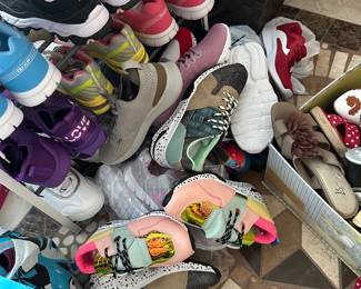 More lady's shoes!