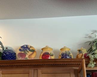 Fruit motif canisters & plate