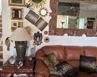 End table/lamp/mirrors
