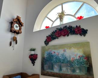 Cuckoo clock/pots with flowers picture