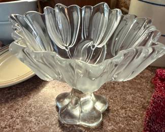Glass serving bowl