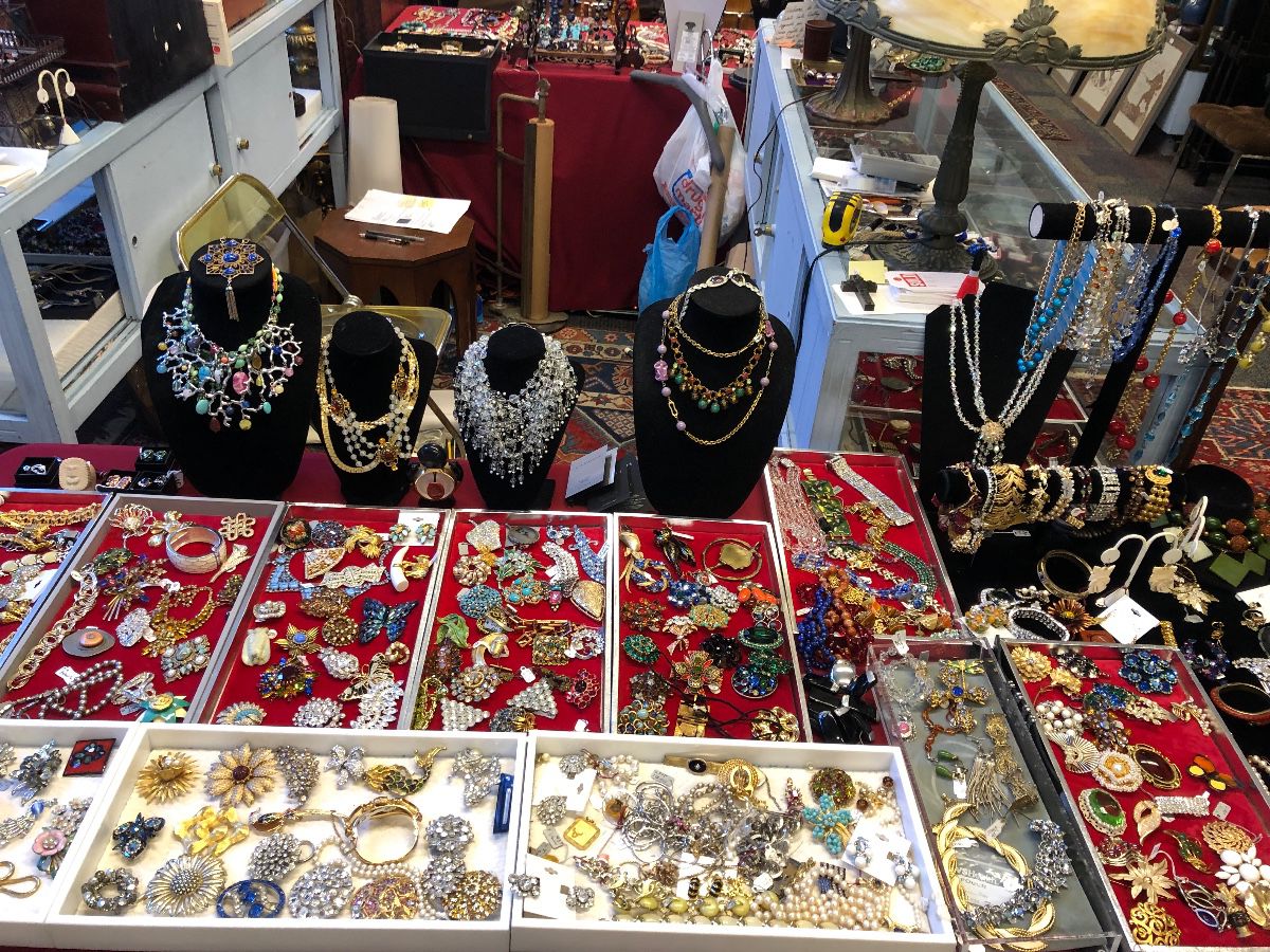 A very large amount of costume & silver jewelry