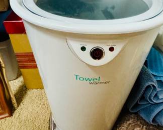 Towel warmer
