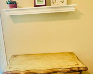 4 Floating shelves