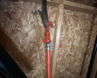 Tree pruner