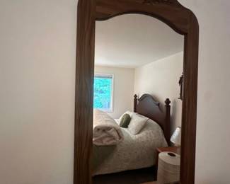 Wall mirror