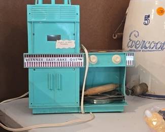 Easy Bake Oven - works