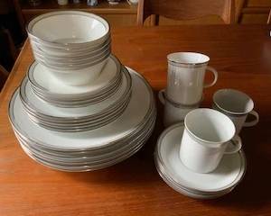 Rosenthal service for 8 5 piece place setting