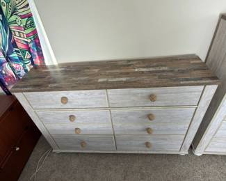 Ashley Furniture 8 drawer dresser