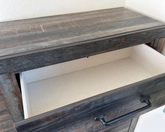 Ashley Furniture 5 Drawer Tall Dresser
