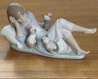 Lladro 5760 Interrupted Nap, Girl with 3 Kittens, Glossy, Rare