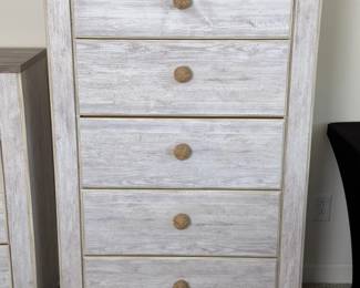 Ashley Furniture 5 drawer tall dresser