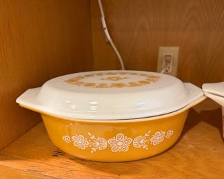 Pyrex Casserole Butterfly Gold