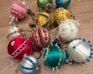 Push pin Ornaments