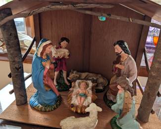 Vintage Manger (1950's) 22"w x 11"deep x 16" tall