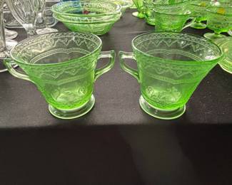 Federal Glass Georgian Lovebirds Green Uranium Glass Cups
