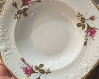 Wawel Poland Pompadour Rose Soup Bowl with Gold Rim
